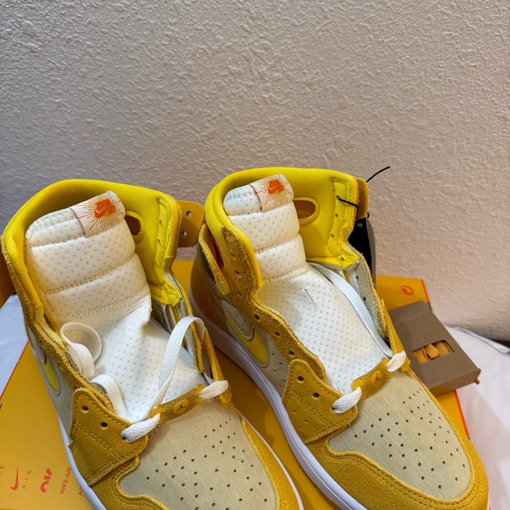 AIR JORDAN 1 ZM Size 8.5 For Wemen cm.25.5